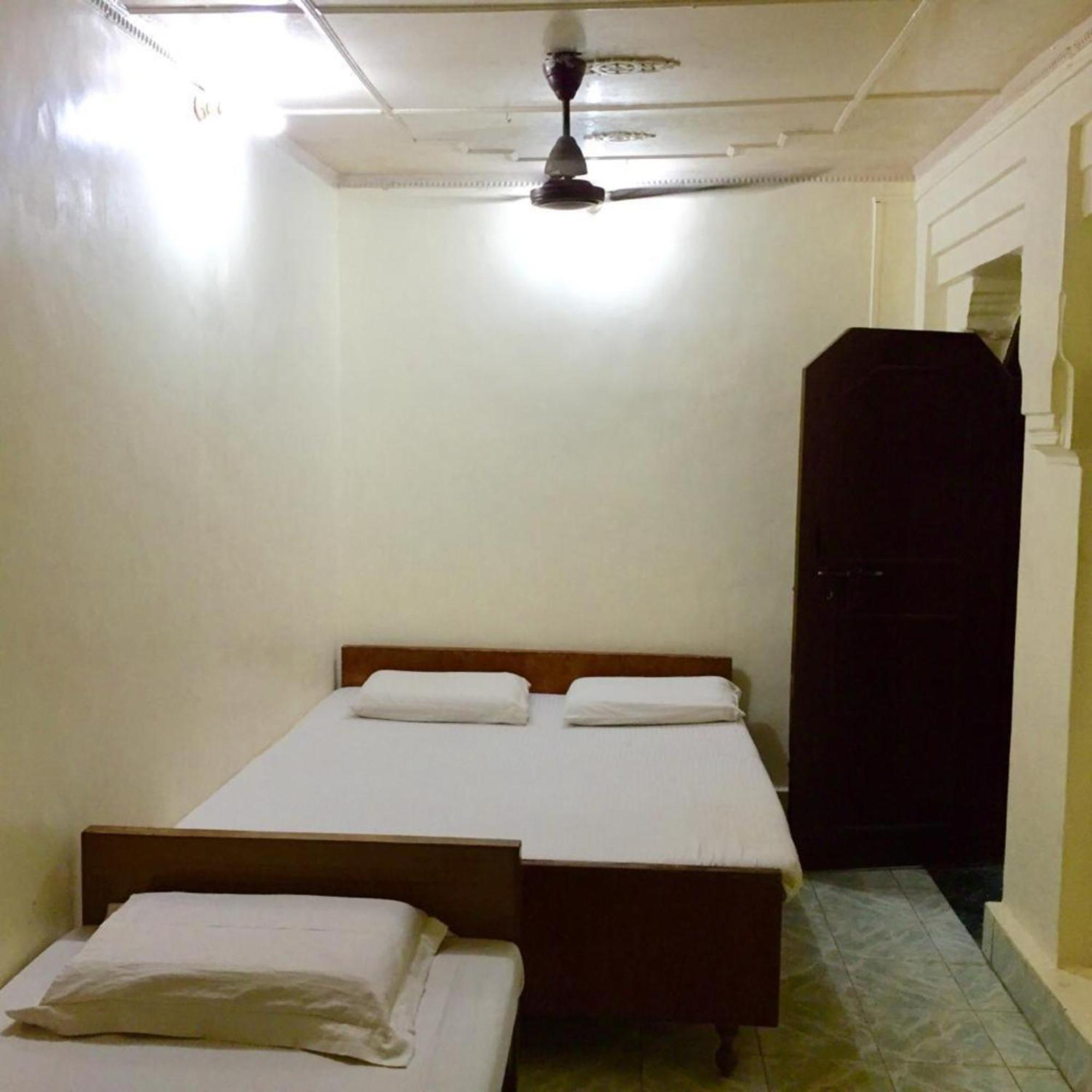 Grg Shanti Guest House Varanasi Near Manikarnika Ghat Extérieur photo