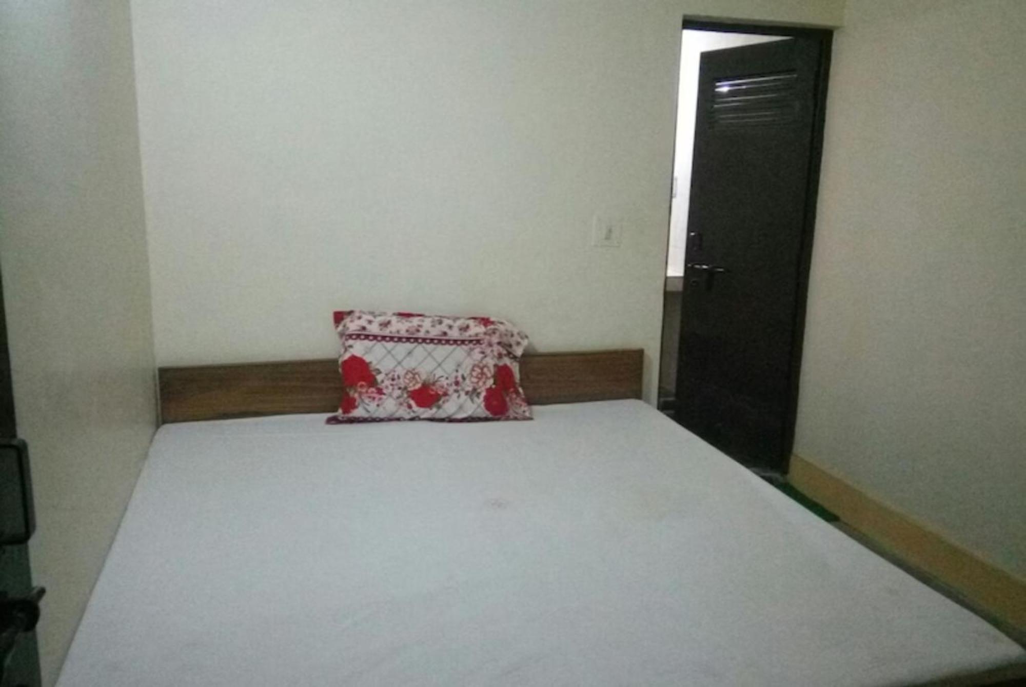 Grg Shanti Guest House Varanasi Near Manikarnika Ghat Extérieur photo