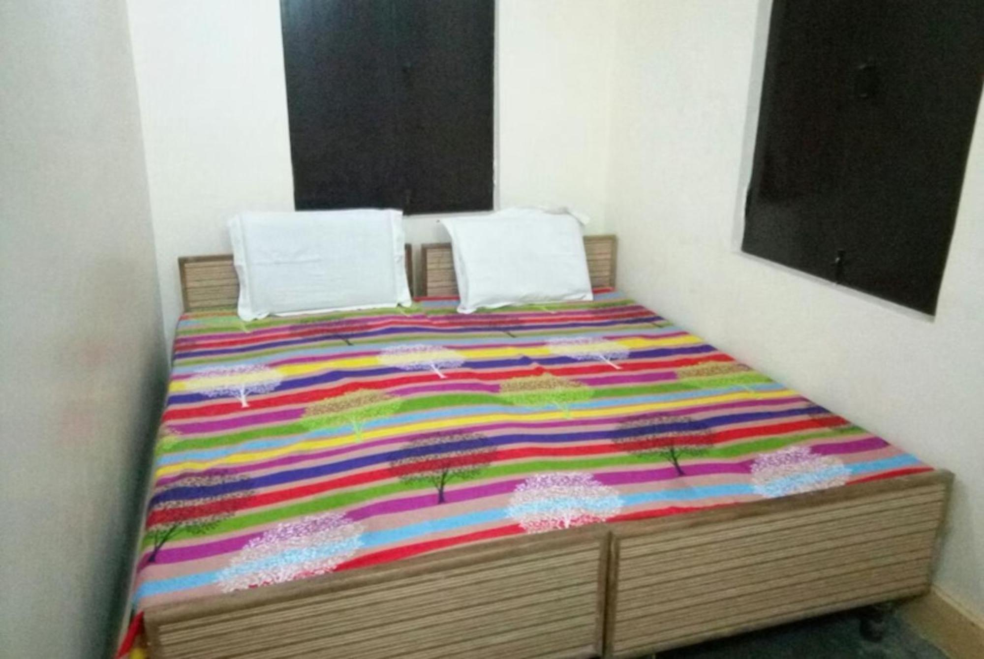 Grg Shanti Guest House Varanasi Near Manikarnika Ghat Extérieur photo