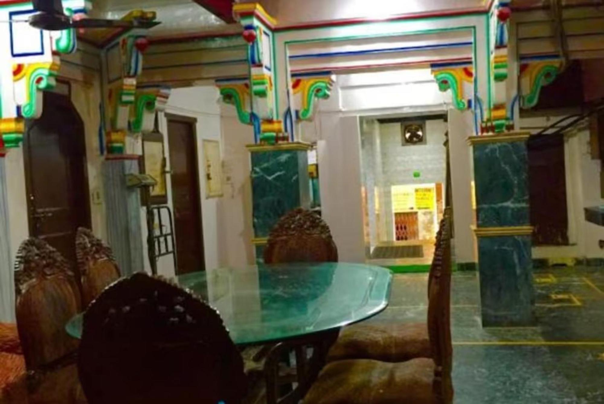 Grg Shanti Guest House Varanasi Near Manikarnika Ghat Extérieur photo