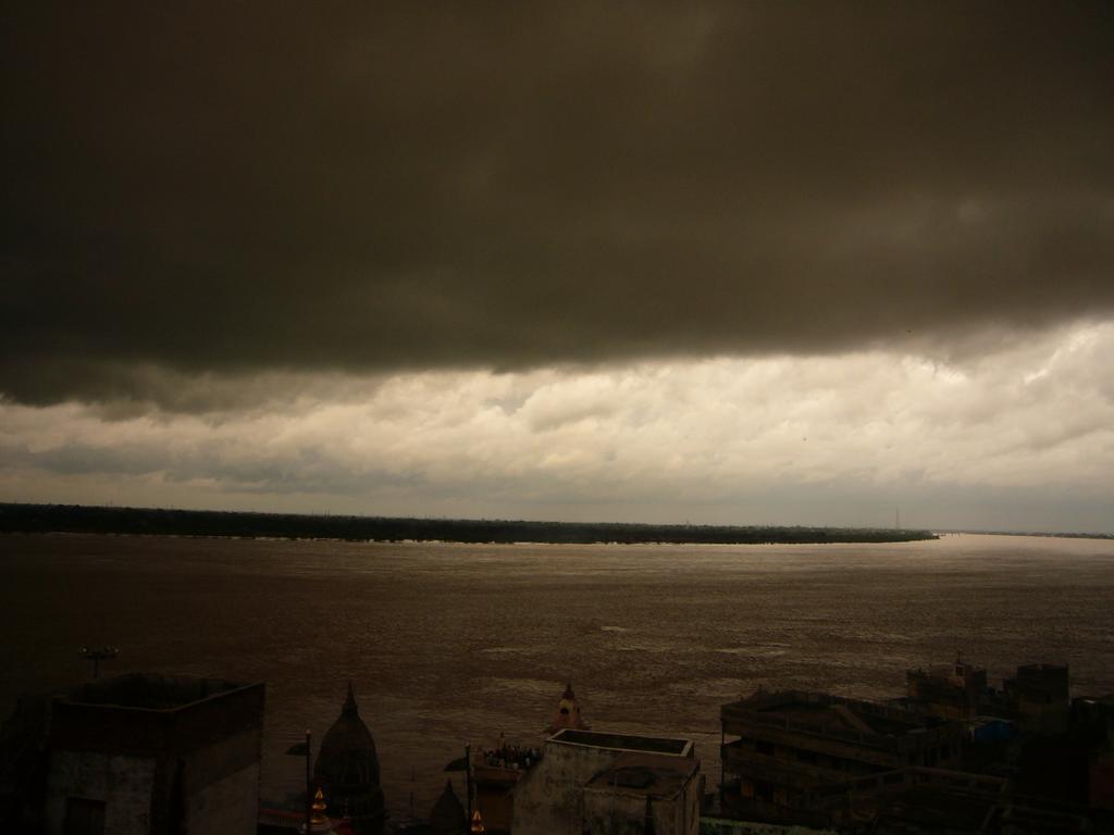 Grg Shanti Guest House Varanasi Near Manikarnika Ghat Extérieur photo