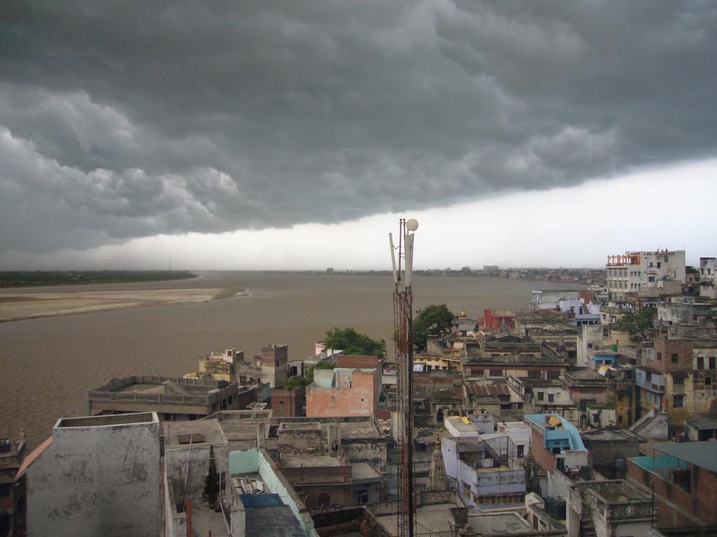 Grg Shanti Guest House Varanasi Near Manikarnika Ghat Extérieur photo
