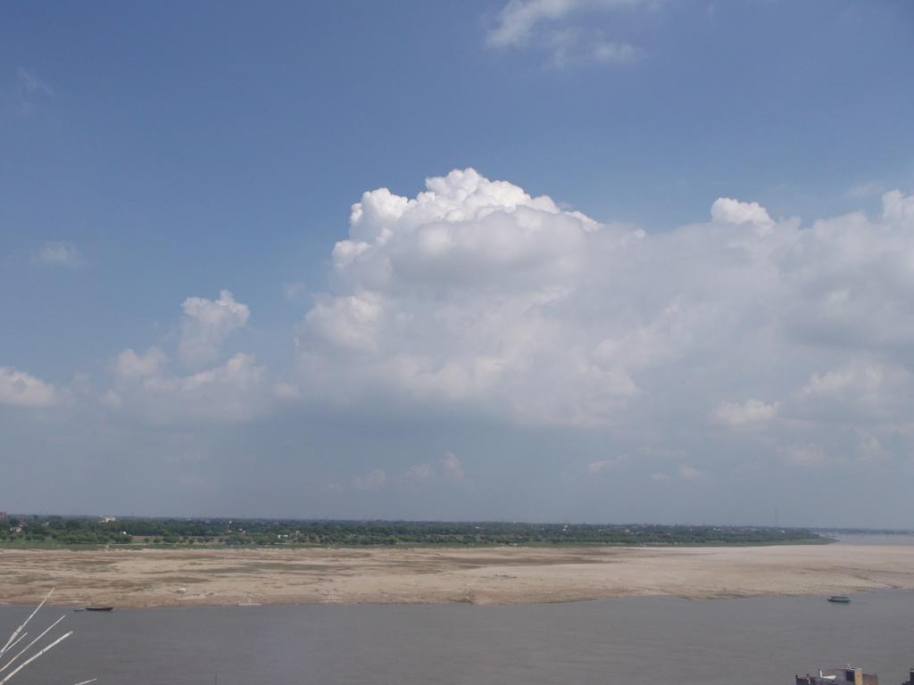 Grg Shanti Guest House Varanasi Near Manikarnika Ghat Extérieur photo
