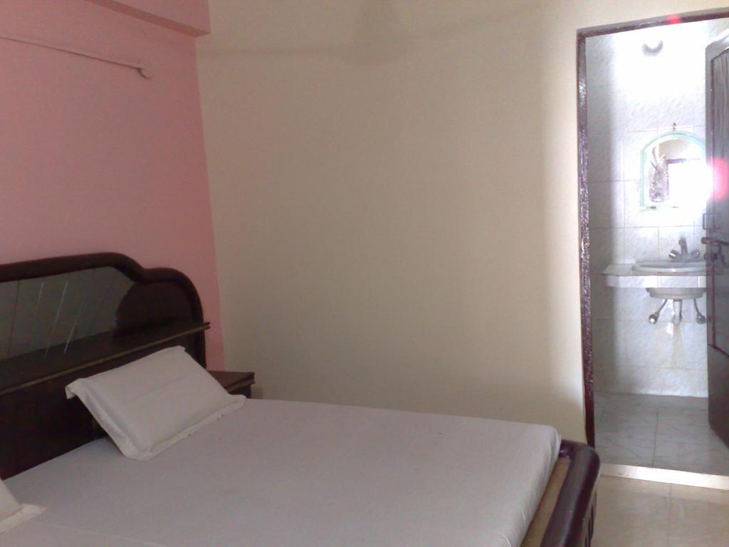 Grg Shanti Guest House Varanasi Near Manikarnika Ghat Extérieur photo