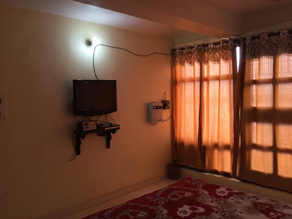Grg Shanti Guest House Varanasi Near Manikarnika Ghat Extérieur photo